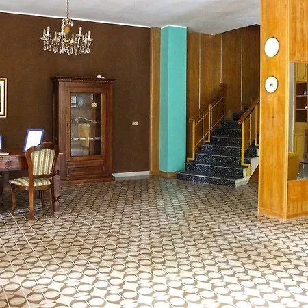 Viale Dei Pini Bed & Breakfast 3*
