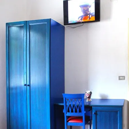 Viale Dei Pini Bed & Breakfast