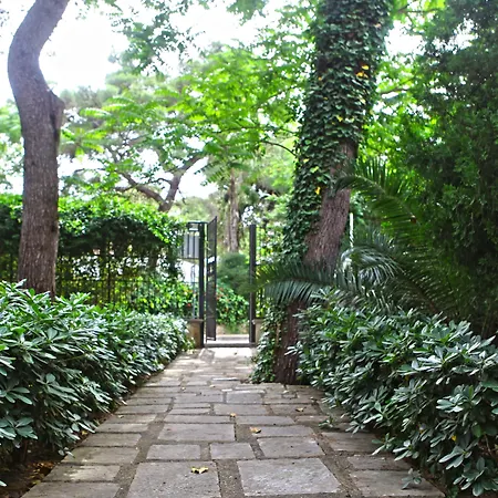 Viale Dei Pini B&B 카스텔라네타 마리나