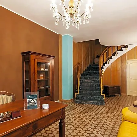 Viale Dei Pini 3*