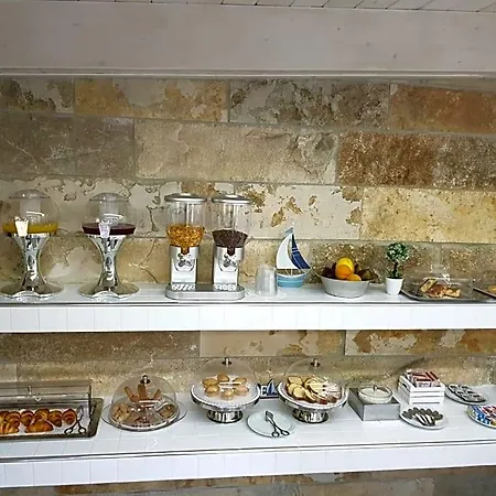 Viale Dei Pini Bed & Breakfast