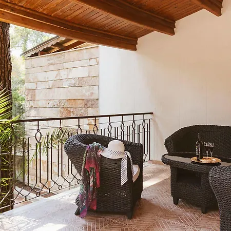 Viale Dei Pini Bed & Breakfast