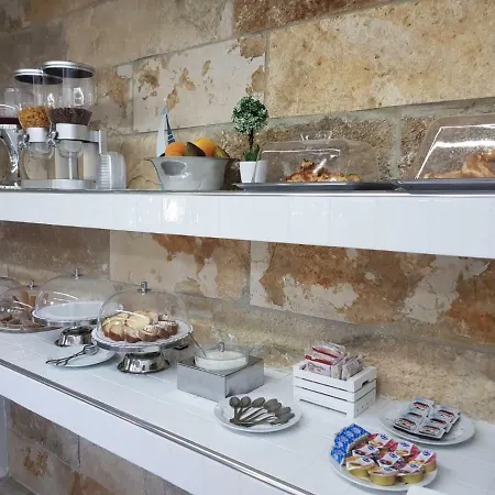 Viale Dei Pini Bed and Breakfast