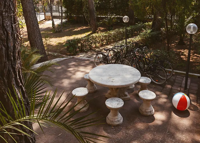 לינה וארוחת בוקר Viale Dei Pini 3*