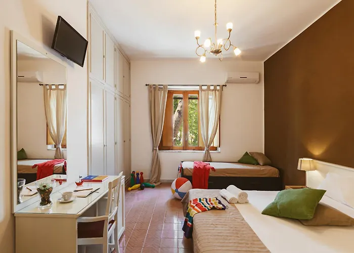 Viale Dei Pini קסטלנטה מרינה