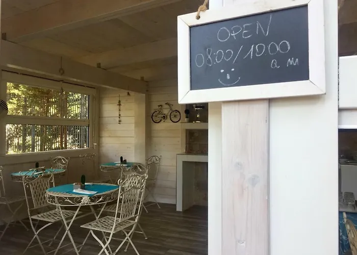 Viale Dei Pini לינה וארוחת בוקר 3*